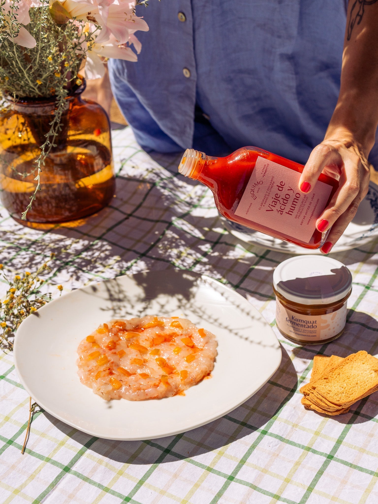 Carpaccio de gamba blanca con kumquat fermentado y salsa Viaje de Ácido y Humo