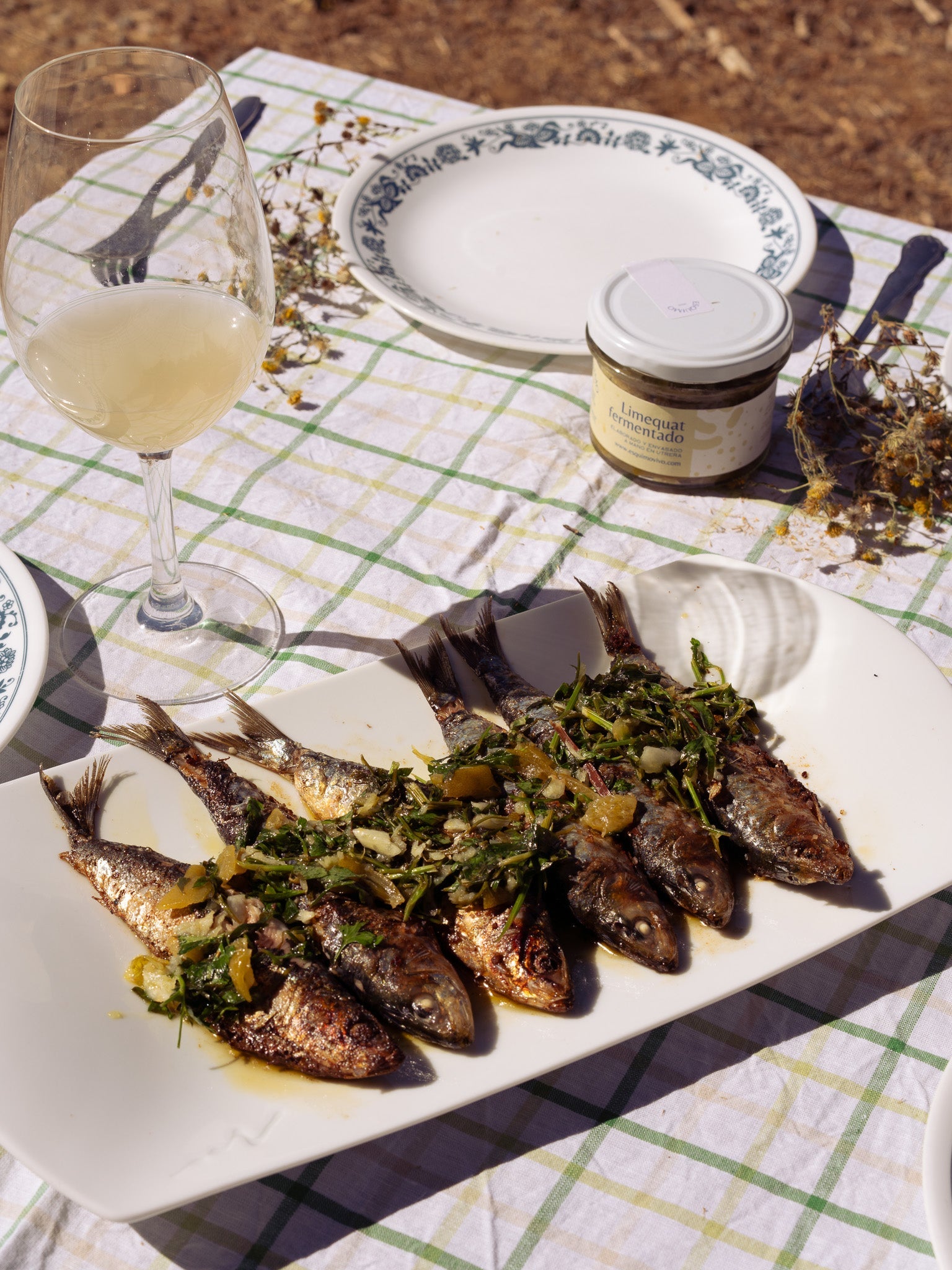 Sardinas asadas con gremolata de limequats fermentados